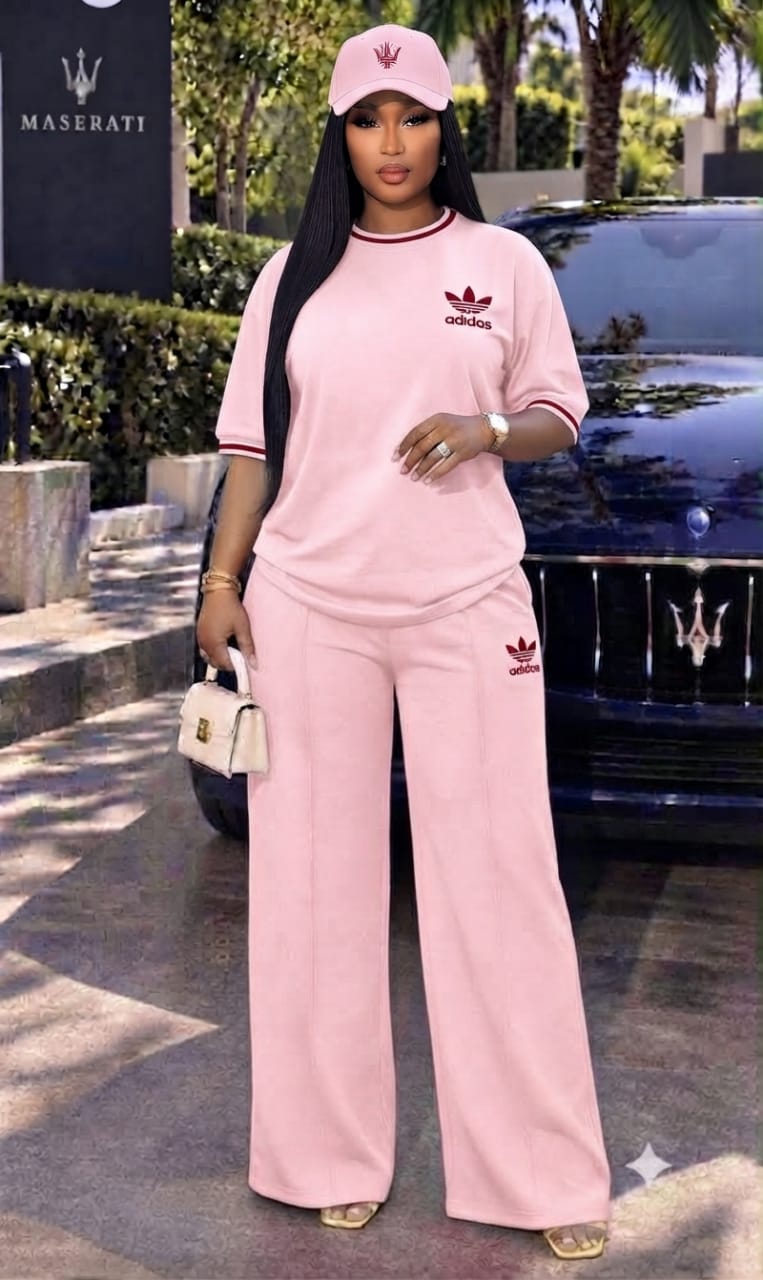 Casquette, casque et pantalon